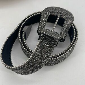 NWOT Rhinestone Glitz Women’s Leather Belt Charcoal Color Size Medium